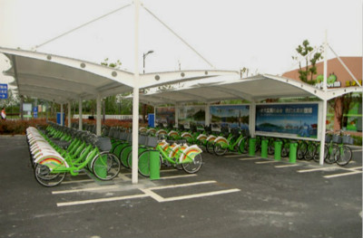 公共自行車長期日曬雨淋，市民呼吁裝車棚